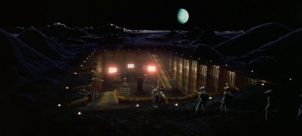 A frame from 2001.A.Space.Odyssey.1968.720p.BrRip.x264.YIFY.mp4 at 3074.36 seconds.