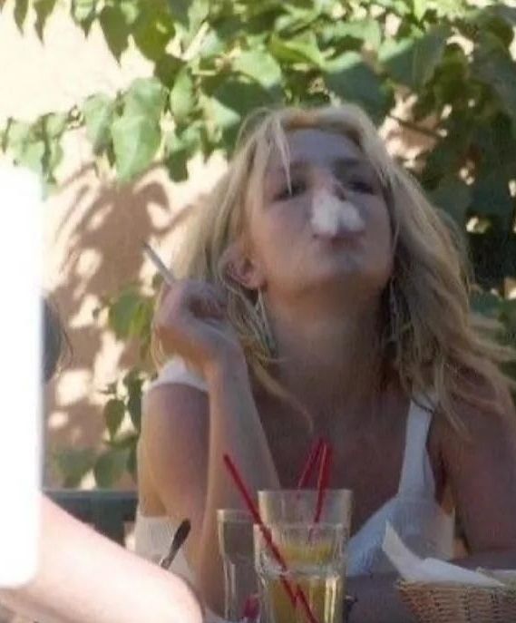 britney spears, smoking