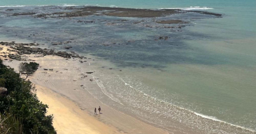 Você precisa conhecer a Praia do Satú