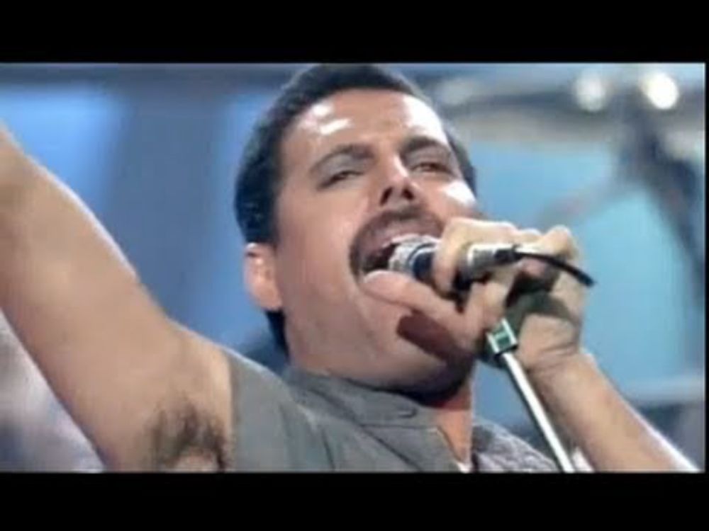 YouTube video by Queen Official