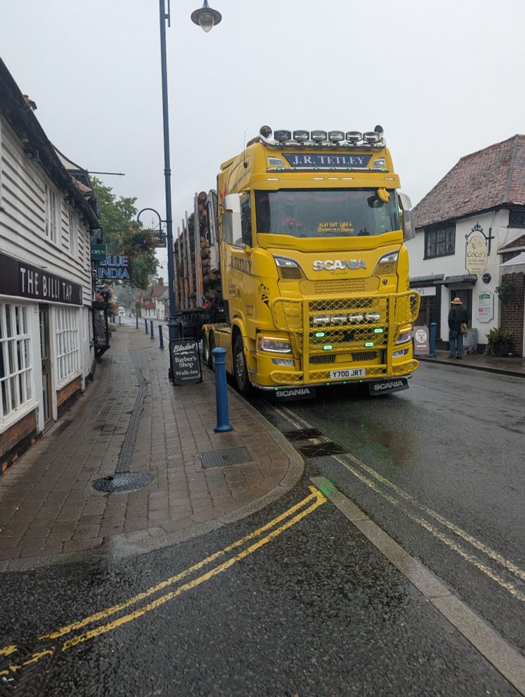 A wanker of a massive fuck off lorry parked on double yellow lines 