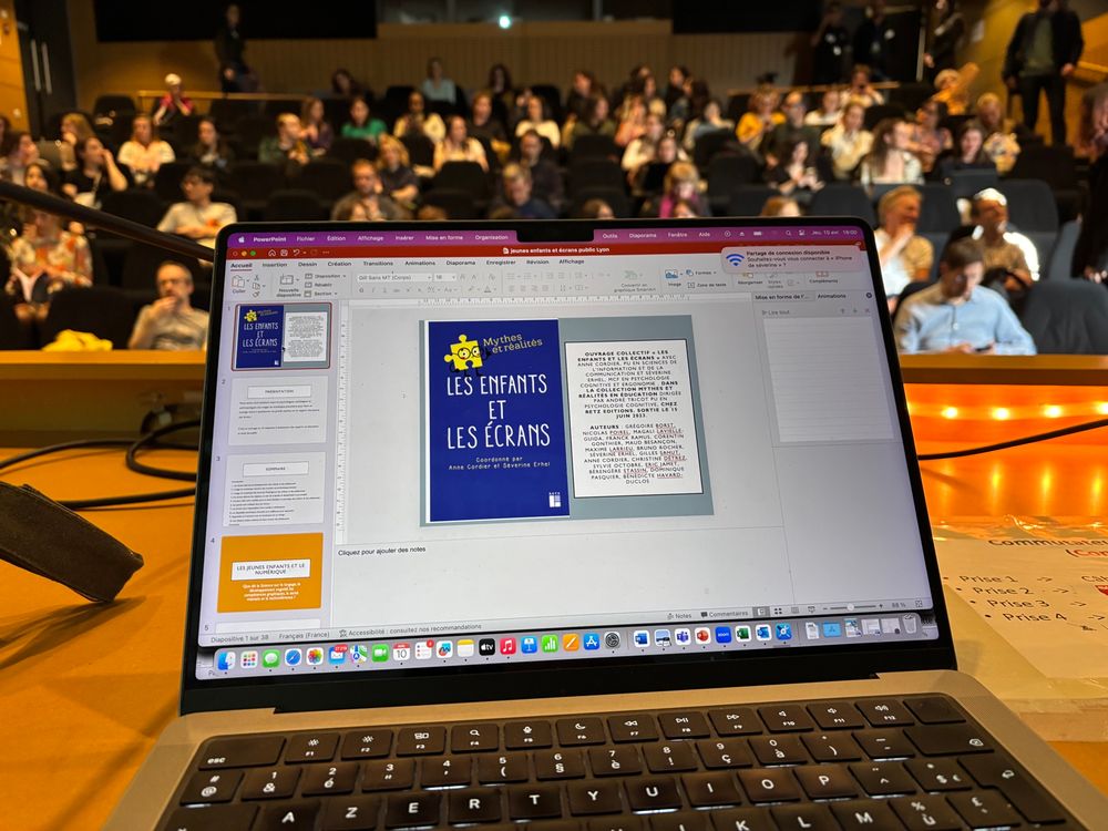 Notre livre les enfants et les écrans 