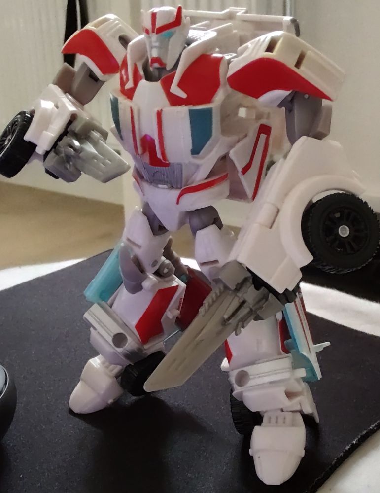 Deluxe Ratchet from Transformers Prime