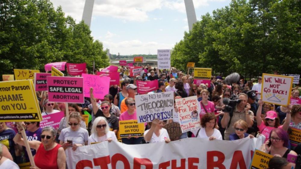 Missouri Anti-Abortion Groups Seem to Think Missourians Are Super Dumb