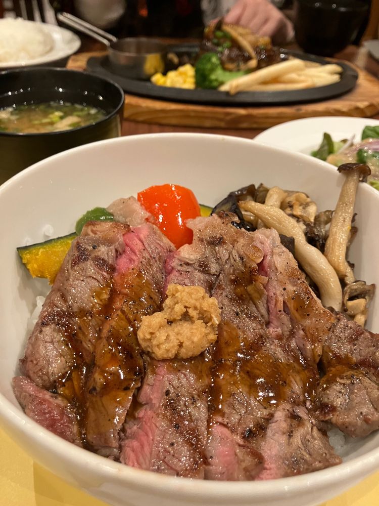 ロイホディナー！肉うま😋