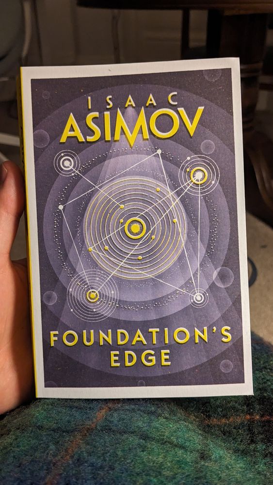 Foundation's Edge, the fourth installment in Isaac Asimov's Foundation series 