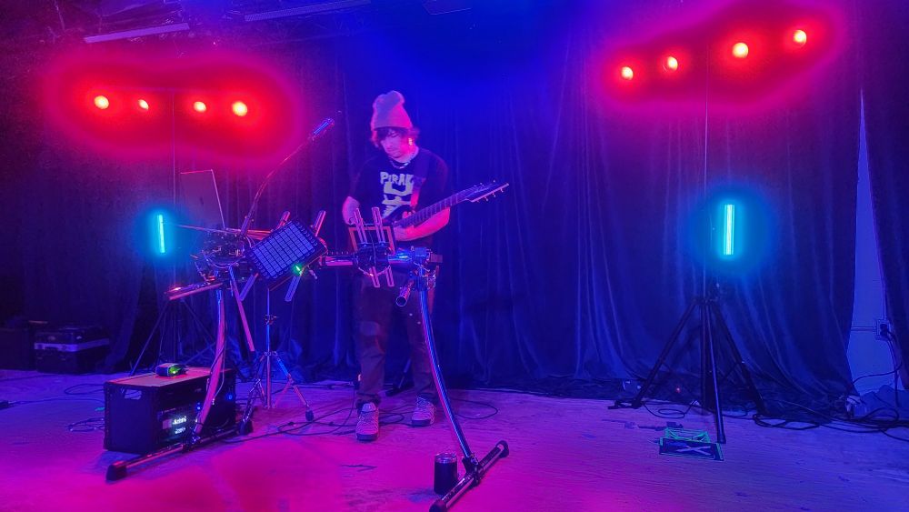 Essenger live in Tampa.