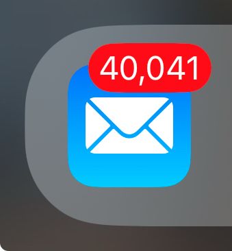 This picture shows an email inbox with 40,0041 unread messages