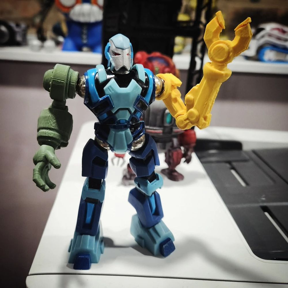 Magnetic action figure with custom 3D-printed arms