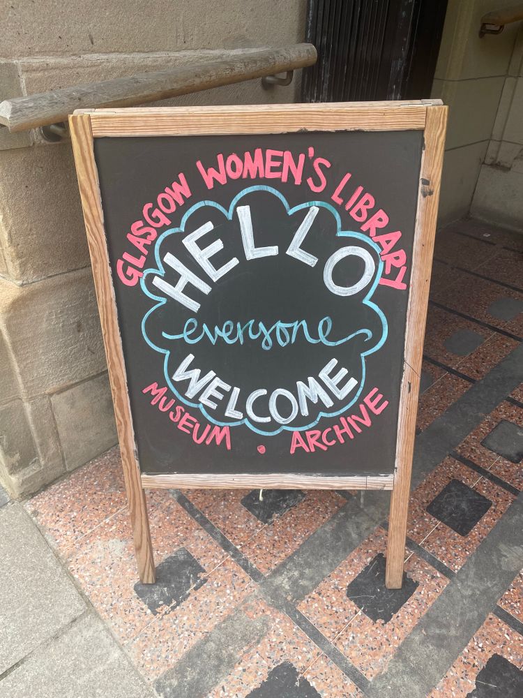 welcome sign 
