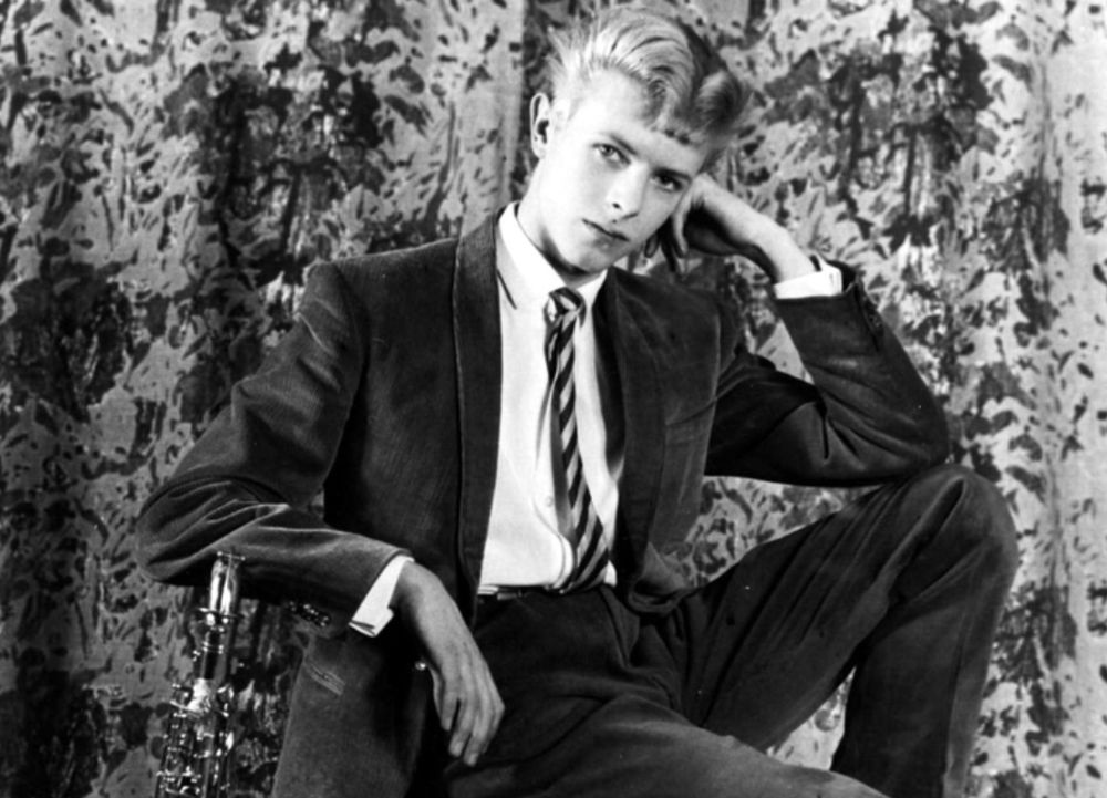 Pic of David Bowie as a teenager in 1963.