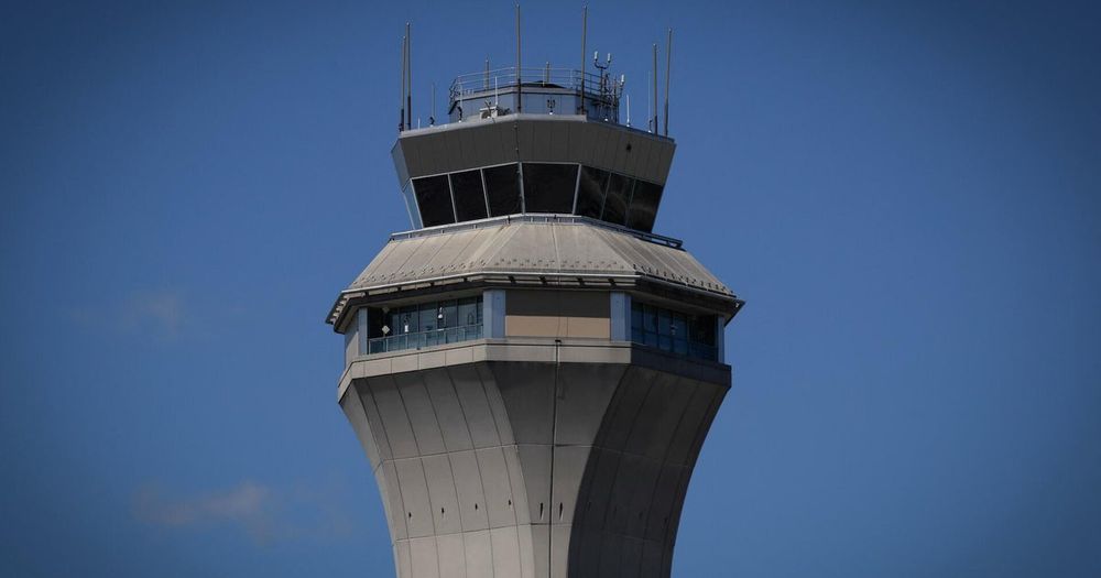 Newark airport radar screens briefly go dark again after first incident caused chaos