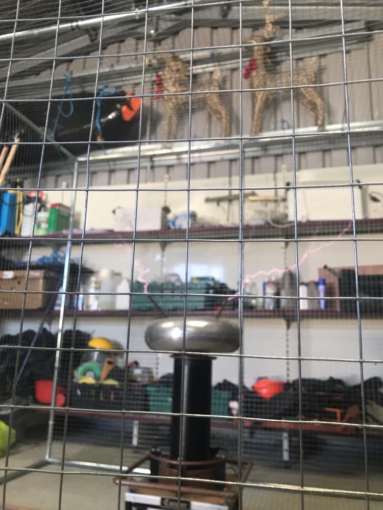 Robbie Thomsons XFRMR. The image features a close up of the cage.