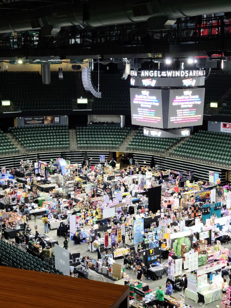Geekfest NW from the Artsans Cloud City bookstop.