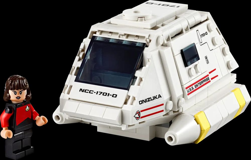 Enterprise-D shuttlepod Onizuka with Ro.