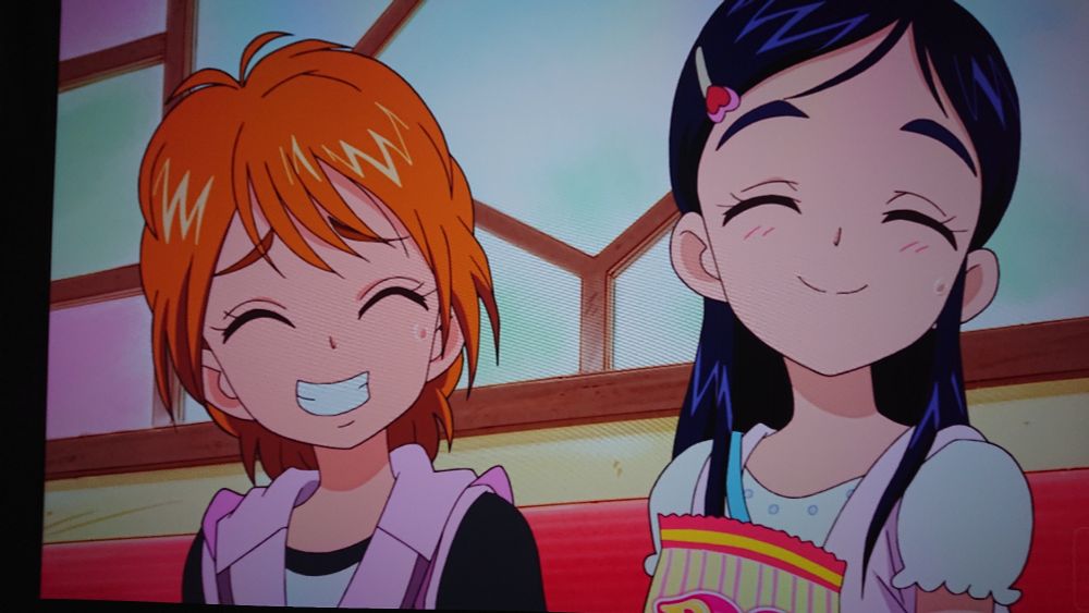 変身解除した姿まで披露してくれたのも嬉しい。

まだ観てないけど「オトナプリキュア」だと変身=幼女化(中学生の姿に戻る)みたいな設定だったので、ブラック、ホワイトは変身解除がなかったと風の噂では聞く。