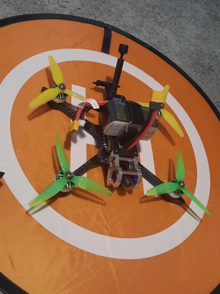 zoomed in picture of a 5" freestyle drone I built myself