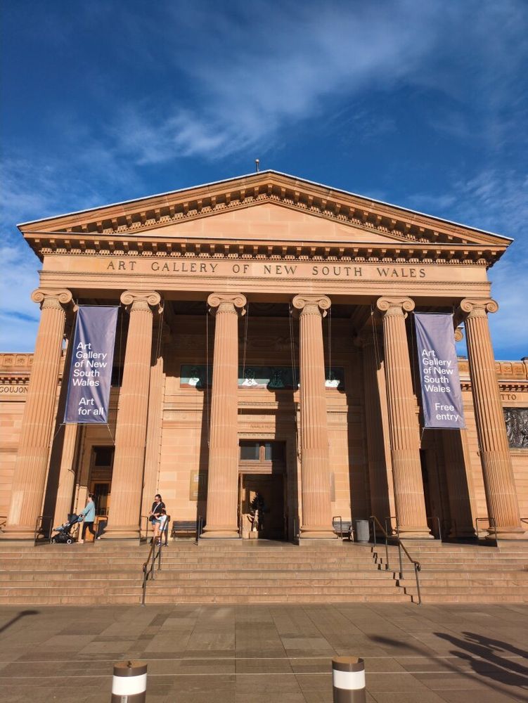 The grand neoclassical sandstone entry to the gallery. The banners read: "Free Entry" and "Art for All".