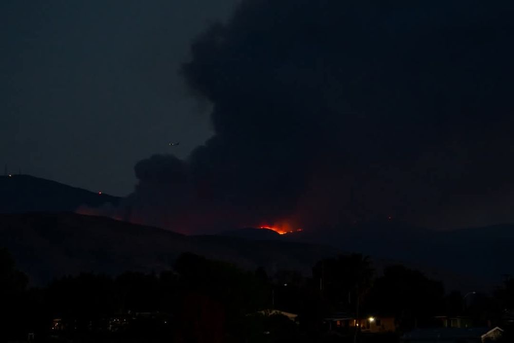 picture of 

#Border2Fire (1/2 Mile West of Doghouse Junction, Otay Mountain, San Diego County, CA)  5389.4 acres 10% contained 

#CAwildfire
#SanDiego 
#CAwildfire 

www.watchduty.org
www.fire.ca.gov