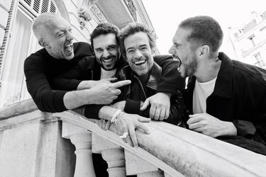 Les quatre cavaliers de l'apocalypse du cinéma français sur un escalier : Cassel, Marmaï, Duris et Civil 