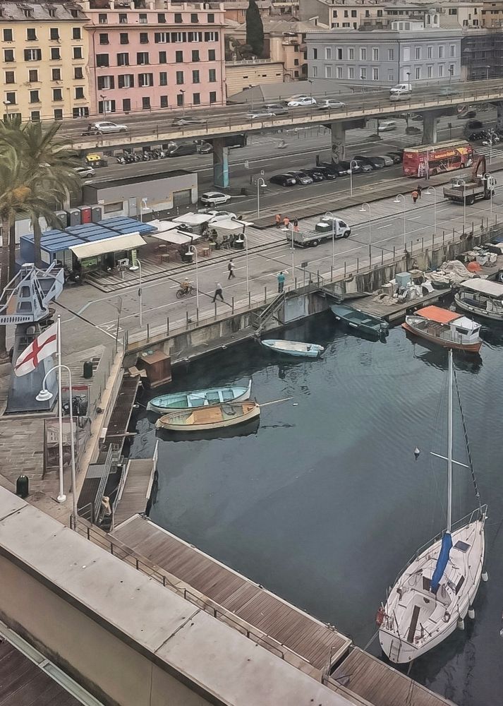 Darsena del porto antico di Genova