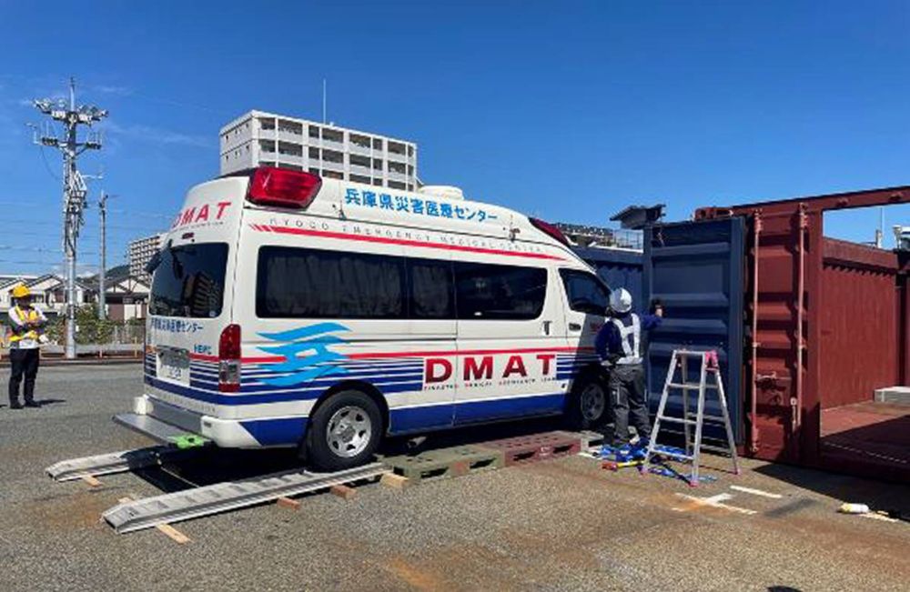 貨物列車で「災害派遣の緊急車両」運ぶ 神戸・大阪→神奈川、医療関係者の負担軽減 | 鉄道ニュース【鉄道プレスネット】