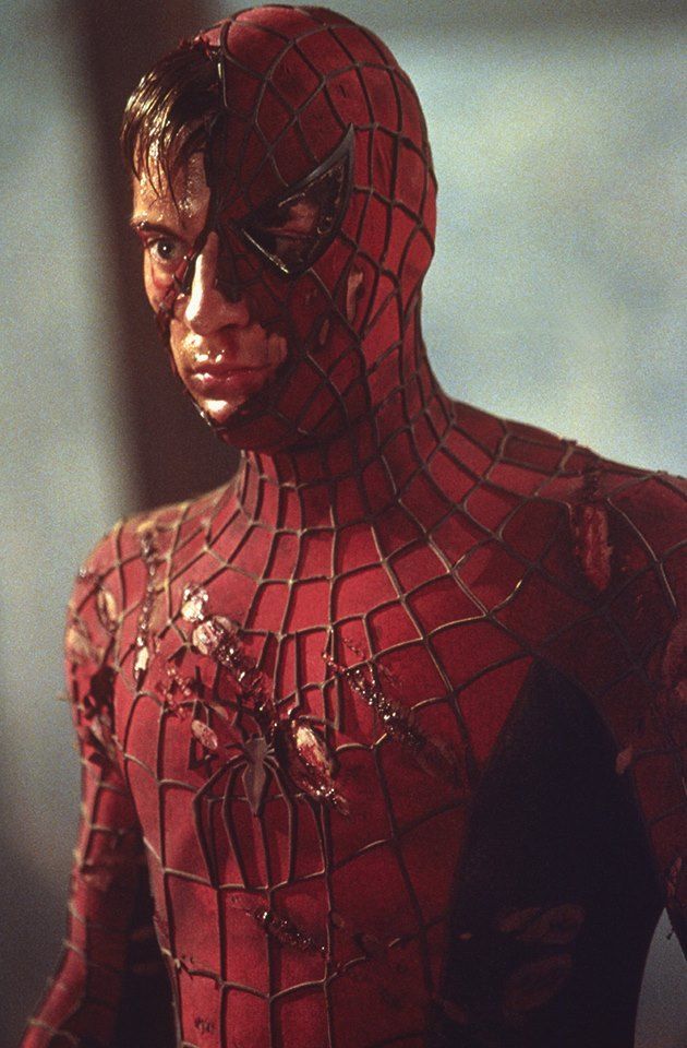 Spider-Man BTS still of battle-damaged Peter Parker.