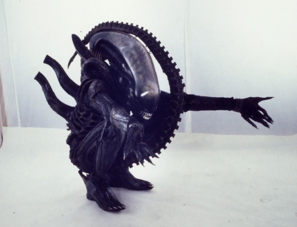 Bolaji Badejo in the xenomorph suit from Alien (1979).