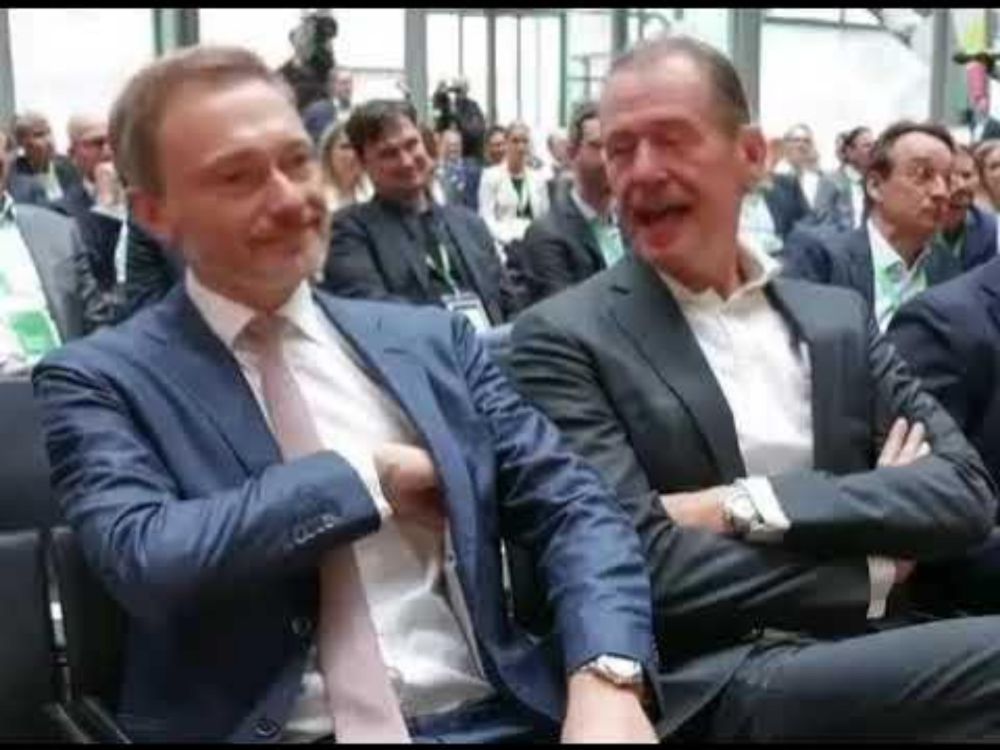 Put your head on my shoulder! #Lindner #Döpfner