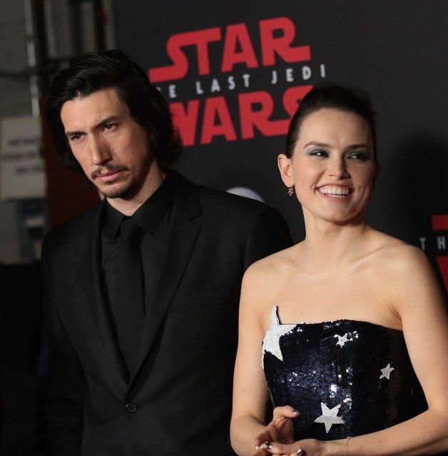 grumpy adam driver dissociating and shining daisy ridley all smiles at the last jedi premiere 