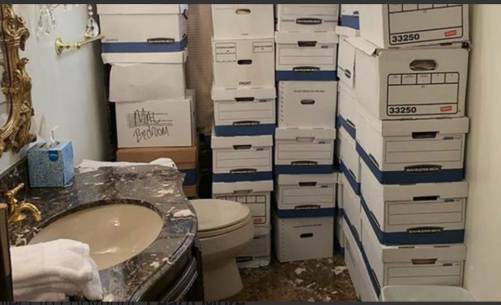 Photo of classified docs found in the Mar a Lardo bathroom 