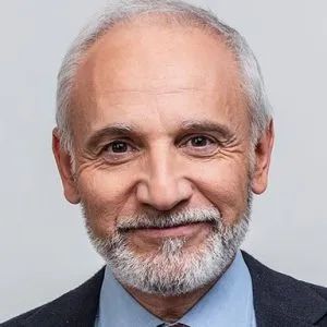 Photo de Marc Benayoun, Directeur Exécutif Groupe Clients, Services et Territoires chez EDF