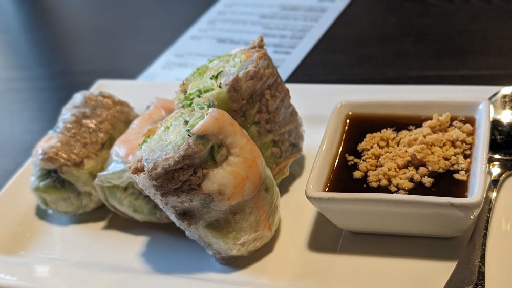 Spring roll with peanut sauce