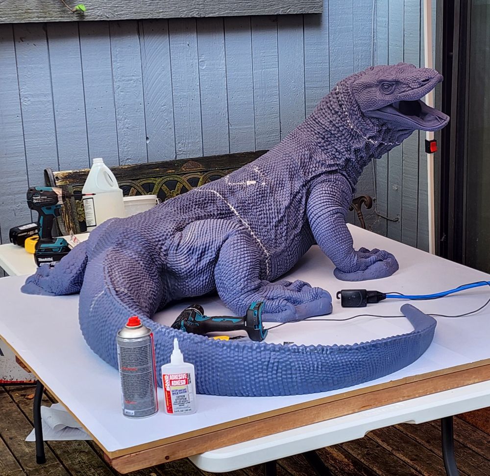 Komodo sculpture ready to mold