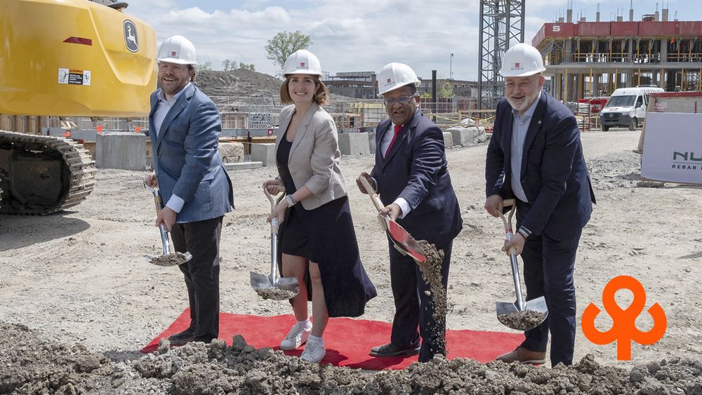 La construction du projet Dalia a été lancée jeudi 15 mai 2025 à Saint-Laurent en présence de (de gauche à droite):
Maxime Laporte, Associé et directeur du développement de Quorum Vana Nazarian, Conseillère de la Ville pour le district de Côte-de-Liesse à Saint-Laurent
Alan DeSousa, maire de Saint-Laurent 
Aref Salem, Conseiller de la Ville pour le district de Norman-McLaren à Saint-Laurent