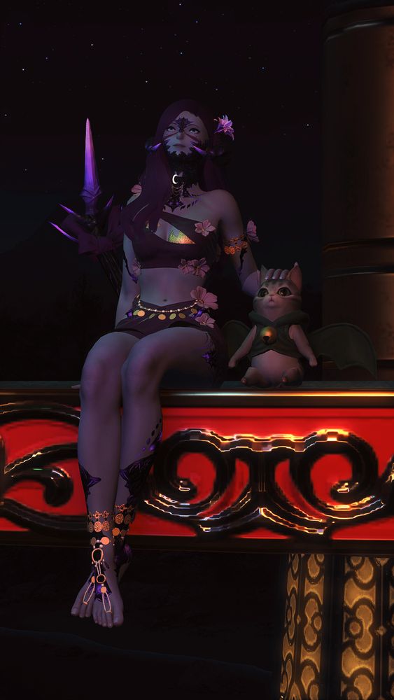 Another alternate angle. This time, the Au Ra and the cat are visible from the front, both looking past the camera.