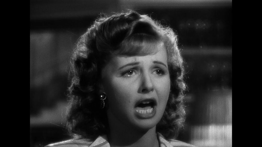 Yvonne singing “La Marseillaise” in Casablanca