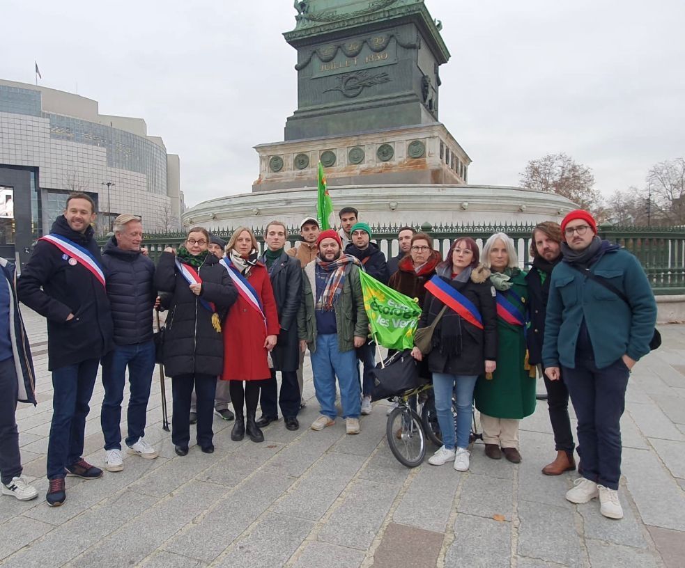 Les élus et élues Écologistes sur la place de la Bastille 