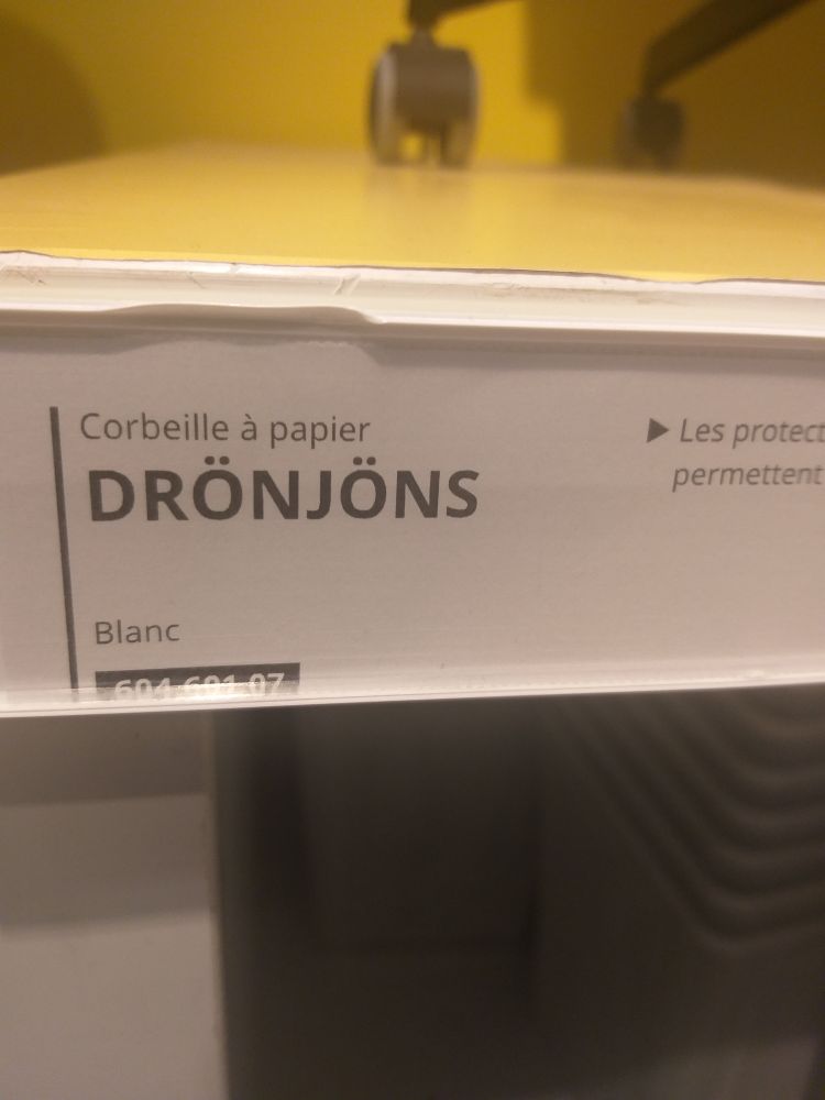 Corbeille à papier IKEA de nom DRÖNJÖNS