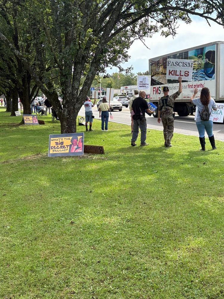 Several protesters along Illinois Ave in Oak Ridge, TN on September 27, 2025.