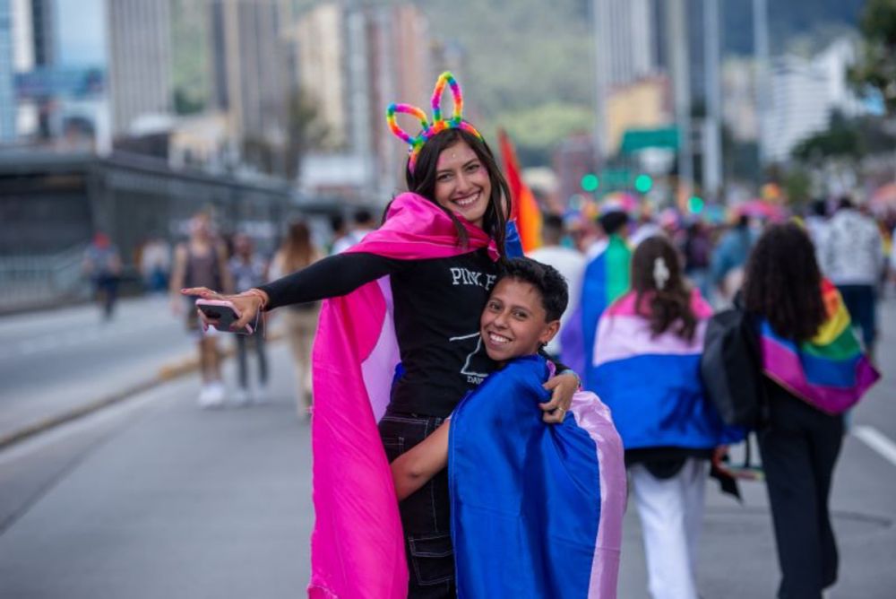 La red de familias de adolescencias e infancias trans (FAIT) rechaza la desinformación sobre el derecho a la salud de esta población | Sentiido