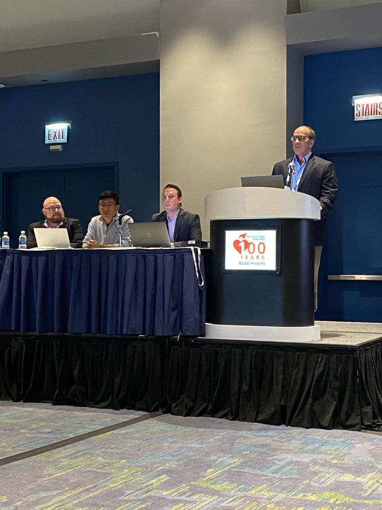 Jeff Molkentin presenting his lecture in front of the panel of moderators. 