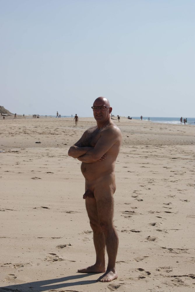 Moi nu à la plage naturiste 