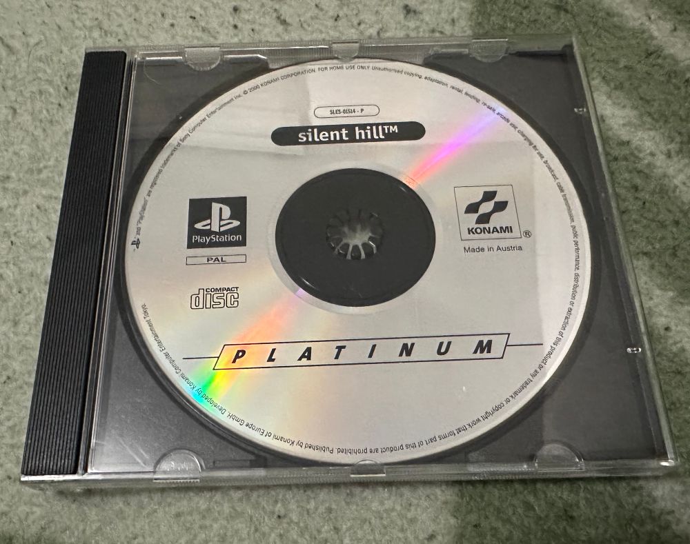 A silent Hill Platinum Edition Disk for the PlayStation 1 PAL console.