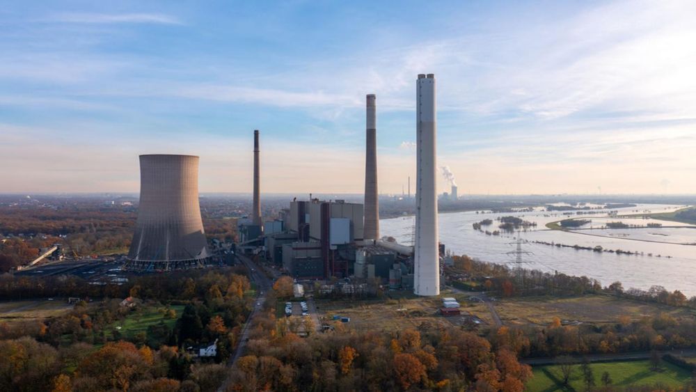 Nordrhein-Westfalen: Kühlturm am Kraftwerk Voerde gesprengt