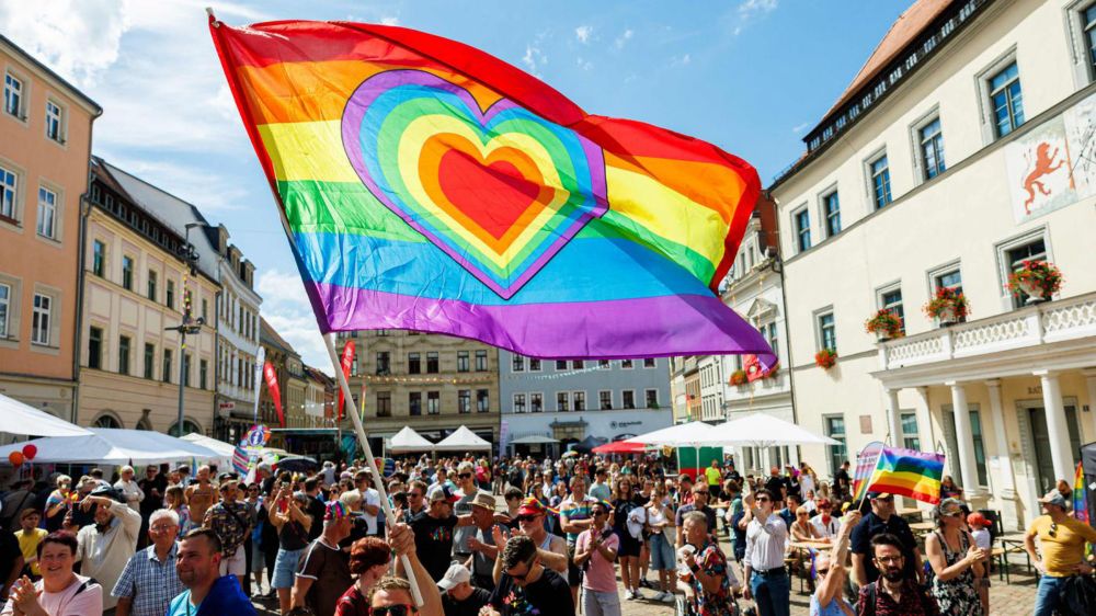 Stress durch Homophobie: Queerfeindlichkeit kann die Gesundheit beeinflussen