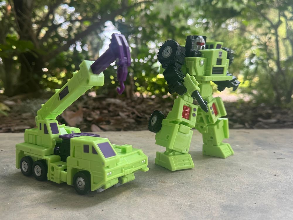 Hook (left) in vehicle mode with Longhaul (right).
