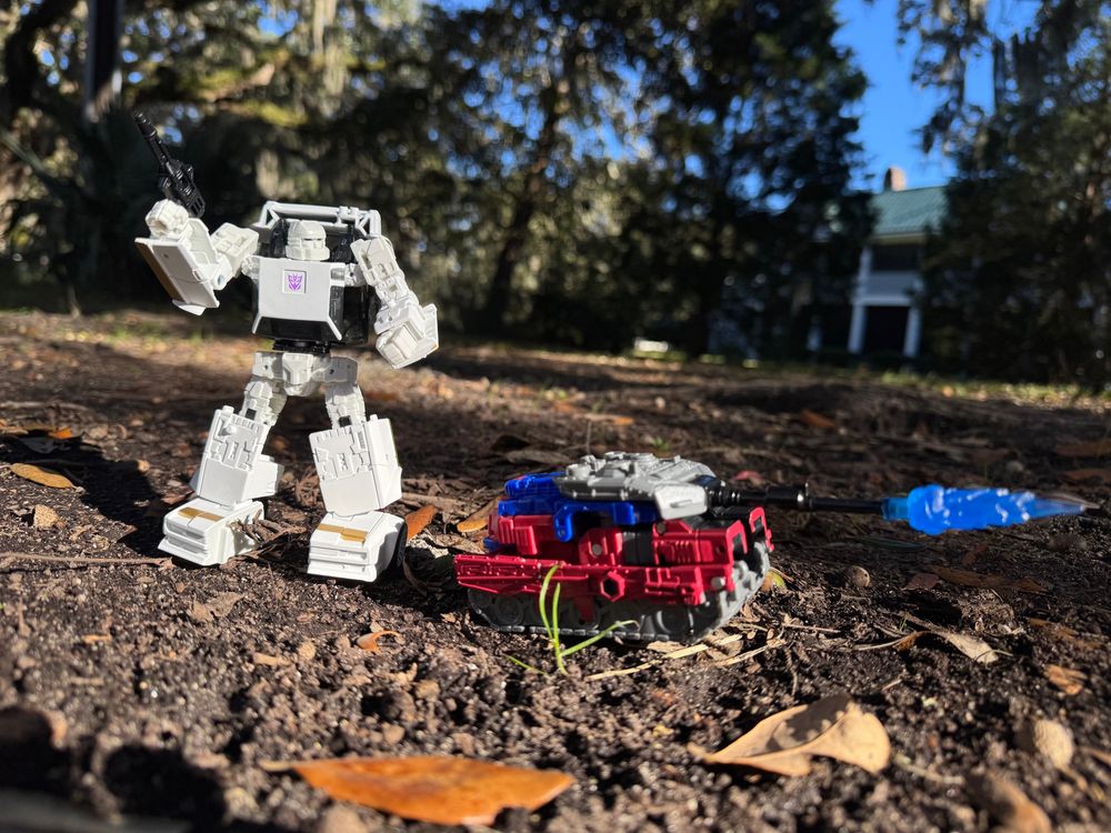 Runamuck in robot mode and Quake in tank mode.