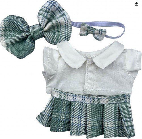 Minty Shine's outfit