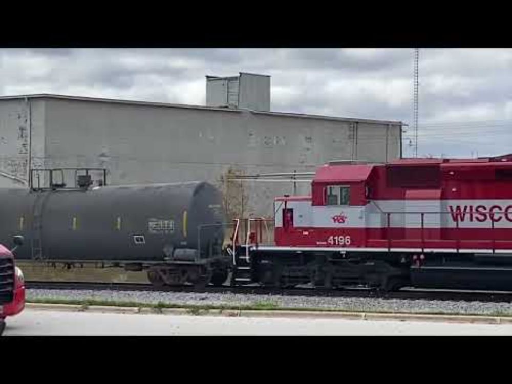 Wisconsin & Southern Railroad 4196 coming and going